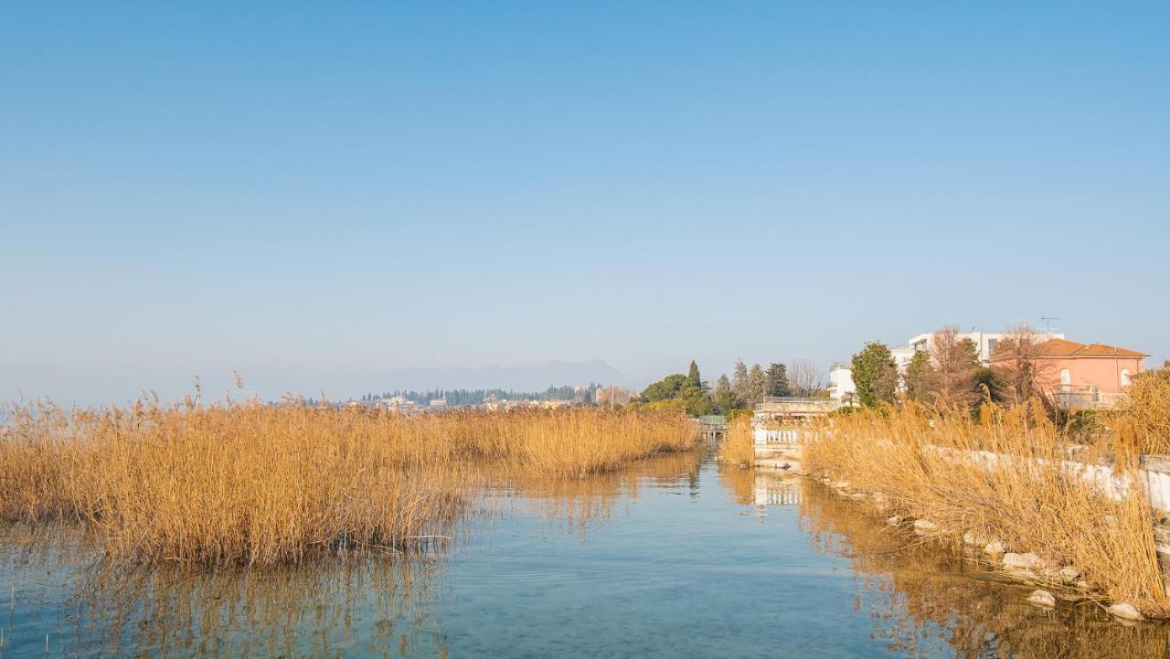 The Zodiac Apartment - Italian Homing Sirmione Dış mekan fotoğraf